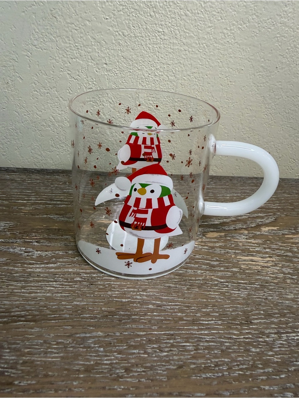 15.2 fl oz Christmas Featherly Friends Santa Hat Glass Mug